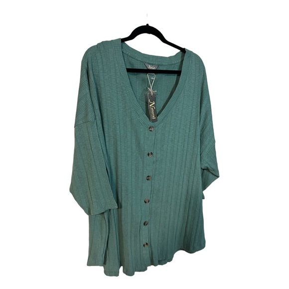Natural Reflections Sweaters - A pretty green BNWT sweater in 2X